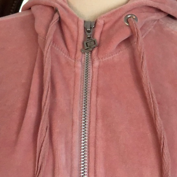 Jennifer Lopez (JLo) sweatsuit - Picture 2 of 8